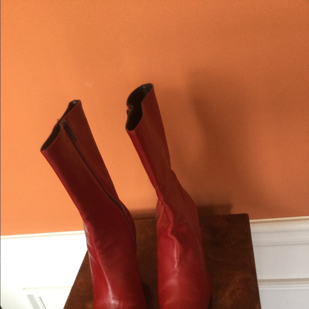 Boots/ mid calf